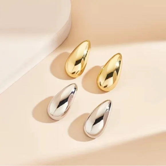Riveria Minimalist Design Teardrop Shape Stud Earrings