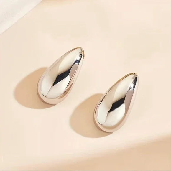 Riveria Minimalist Design Teardrop Shape Stud Earrings