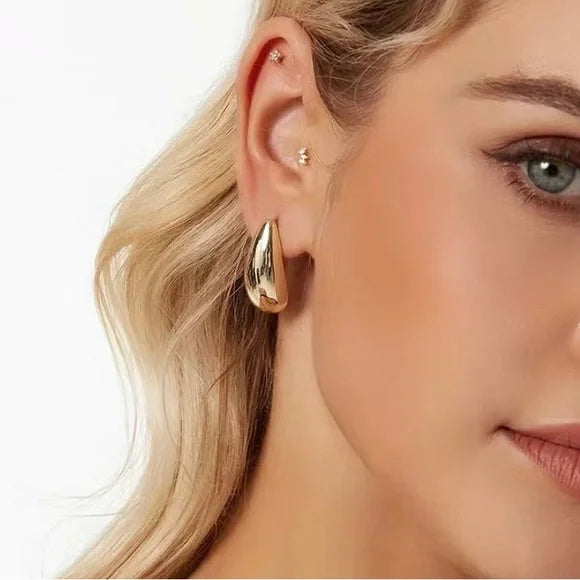 Riveria Minimalist Design Teardrop Shape Stud Earrings
