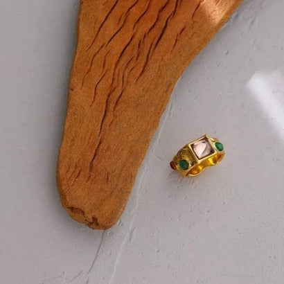 Vintage Style Stone Inlaid Gold-tone Ring