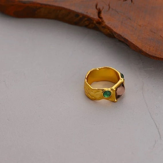 Vintage Style Stone Inlaid Gold-tone Ring