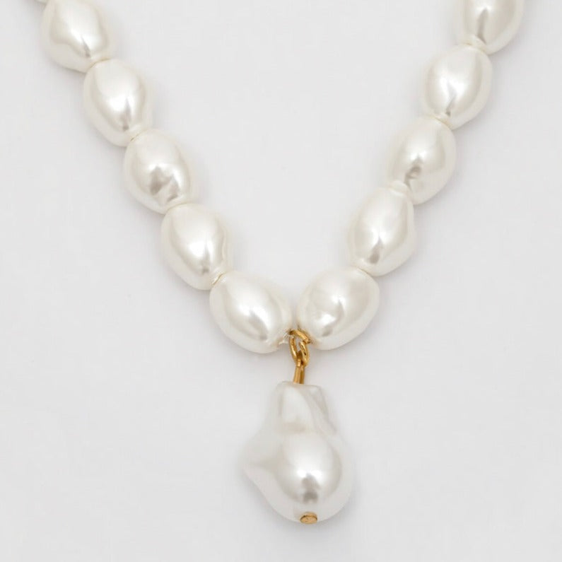 Baroque Style Faux Pearl Choker Necklace