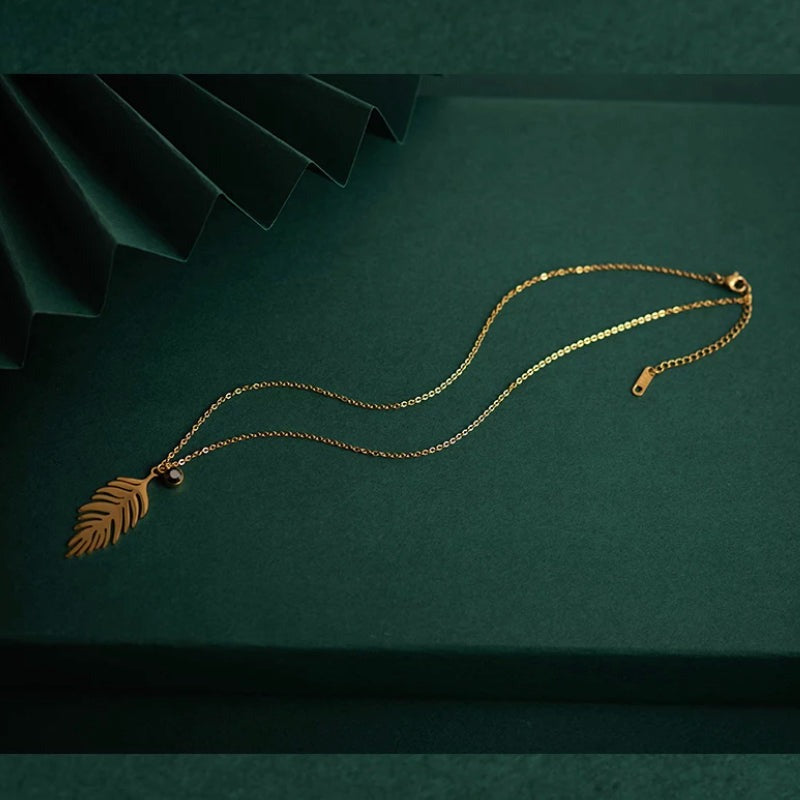 Gold Leaf Pendant Necklace