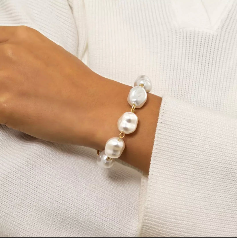 Baroque Style Irregular Faux Pearl Bracelet