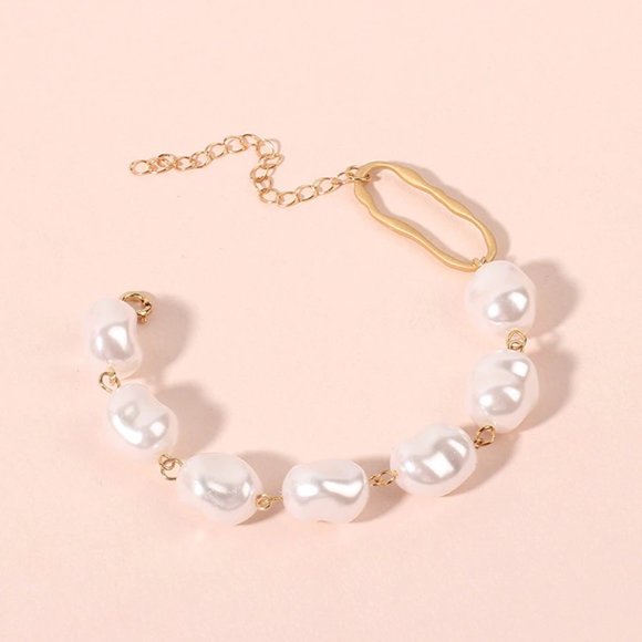 Baroque Style Irregular Faux Pearl Bracelet