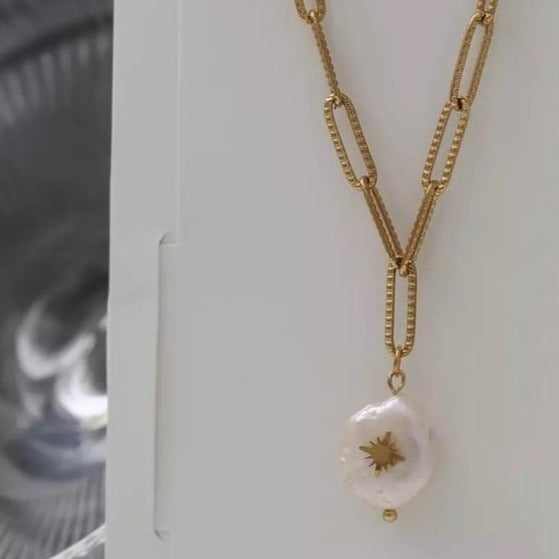 Gold Chain Necklace With North Star Pearl