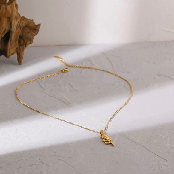 Gold plated Romantic Rose Pendant Necklace