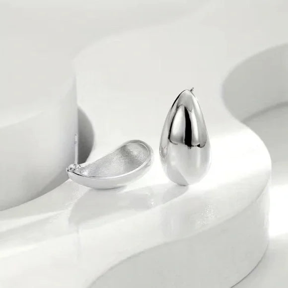 Riveria Minimalist Design Teardrop Shape Stud Earrings