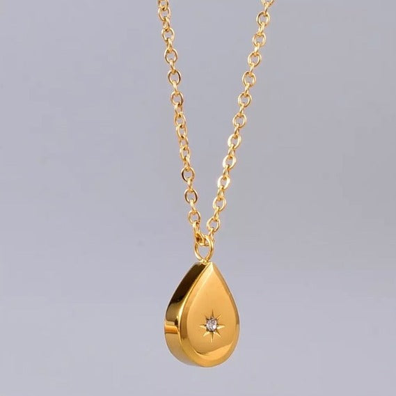 Pear Shape Star Signet Gold-plated Necklace