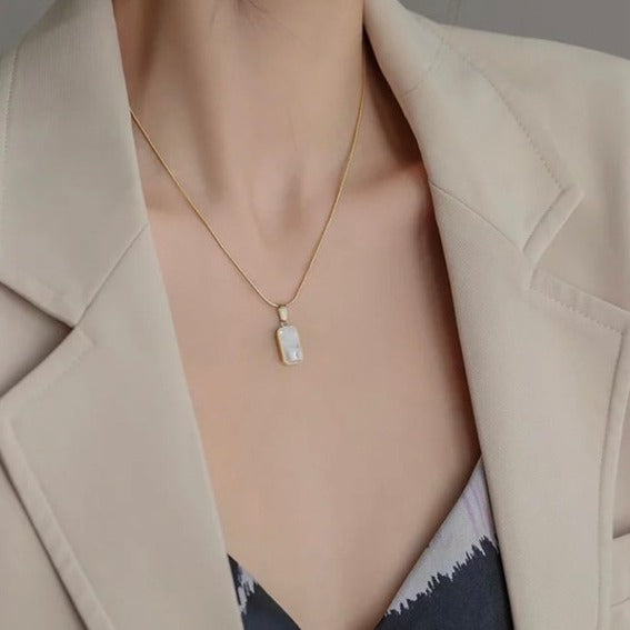 Minimalist Design Double-sided Pendant Necklace