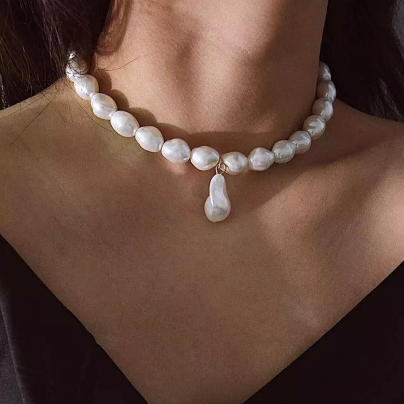 Baroque Style Faux Pearl Choker Necklace