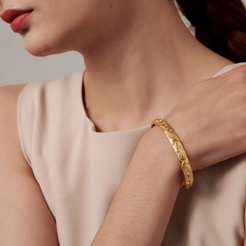 Exquisite Patterned Gold-plated Cuff With Crystal Accent
