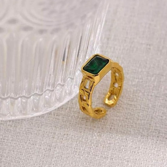 Gold Link Ring With Green Emerald
